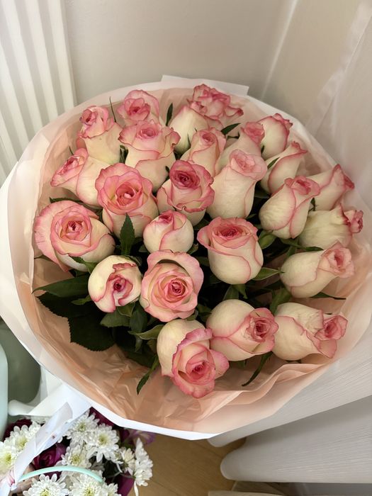 Гүлдер бар. Арзан бағада. Цветы