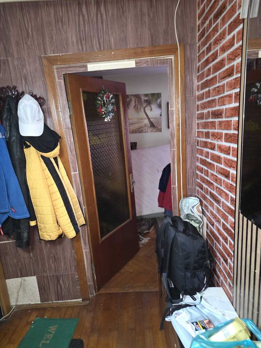Schimb apartament cu 3 camere cu apartament cu 2 camere plus diferenta