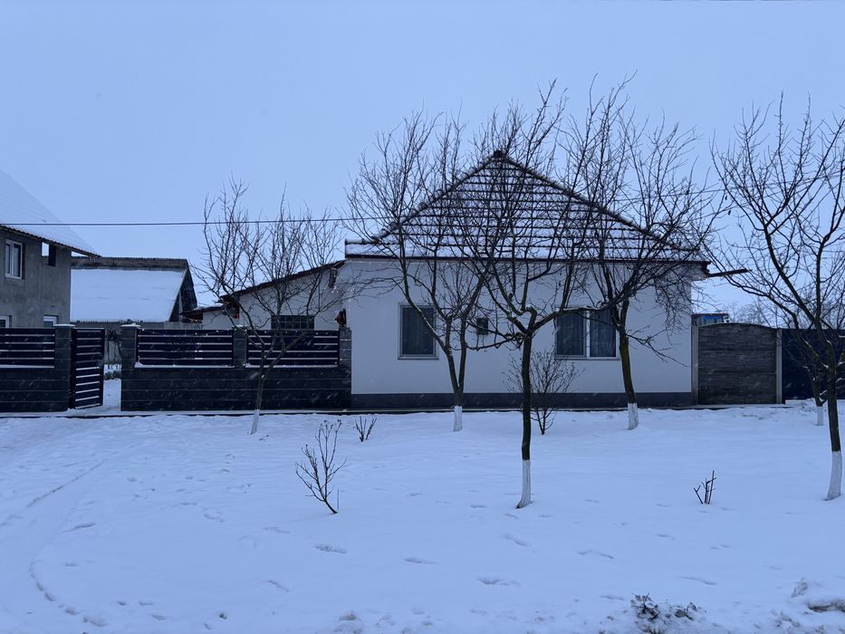 Vand sau schimb casa