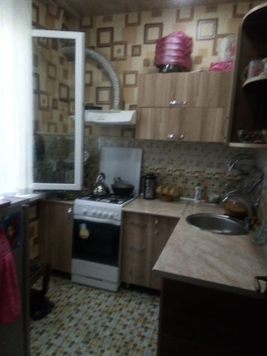 ПРОДАЕТСЯ 2\4\4 перекресток Ширин Фархадский