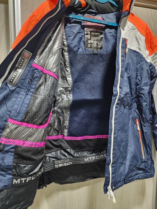 Продам куртки женскую и мужскую