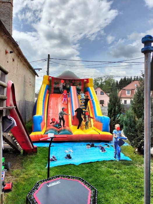 Tobogan gonflabil pentru petreceri de inchiriat