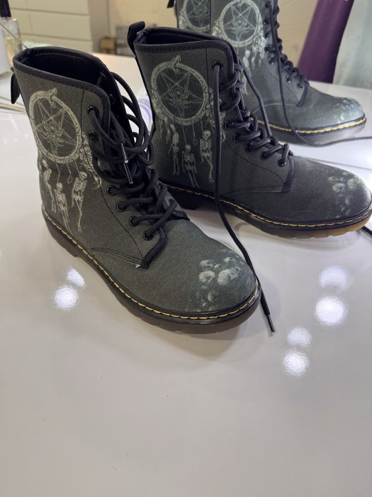 Рисувани боти с гумена подметка