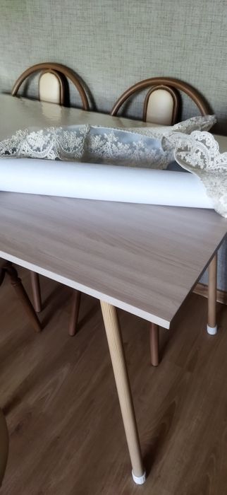 Кухонный стол со стульями