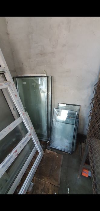 пластиковые окна ,дверь