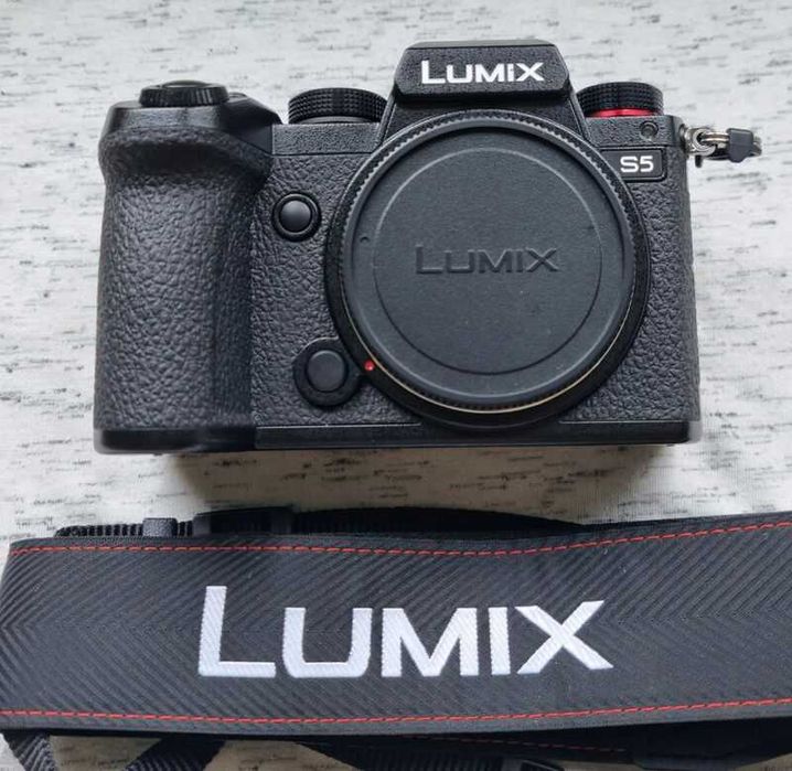 Фотоапарат Panasonic Lumix S5