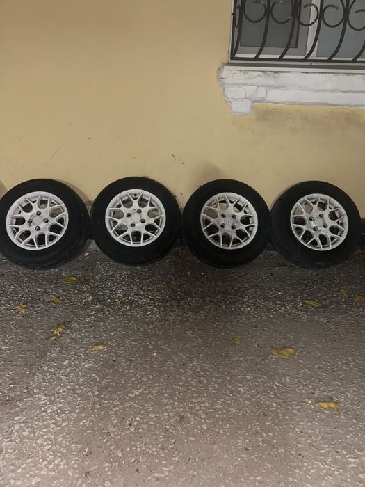 Продам комплект колёс