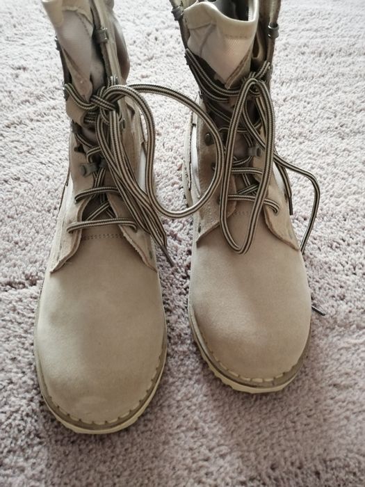 Bocanci noi, în cutie 150 perechea.Disponibile 2 perechi.