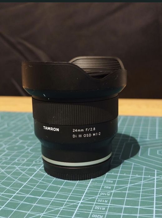 Vând obiectiv Tamron 24mm F2.8 Di III , montura Sony E-mount