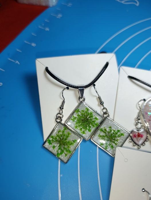 Женские украшения