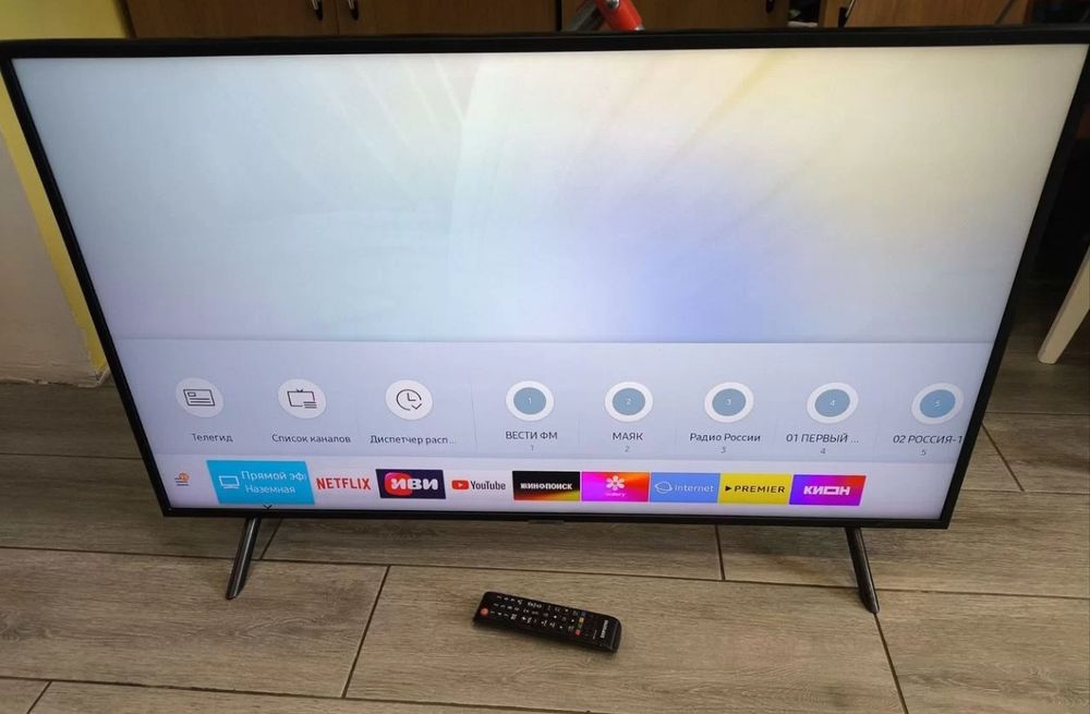 Samsung 110 см smart tv телевизор