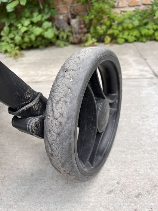 Продам коляску двухместную