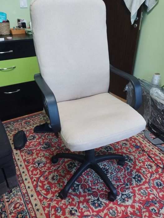 Офис стол запазен