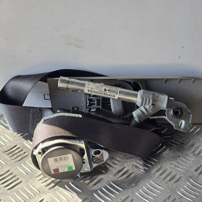 Centura de siguranta dreapta fata Opel Corsa D facelift