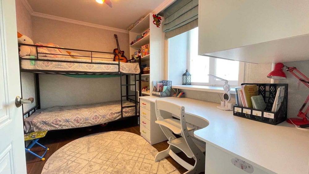 Срочно продам 3- х квартиру в центре