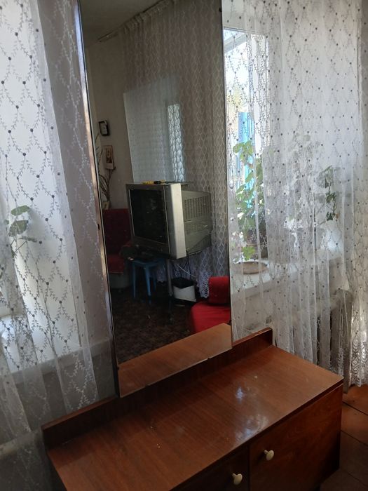 Продаётся трюмо старинное