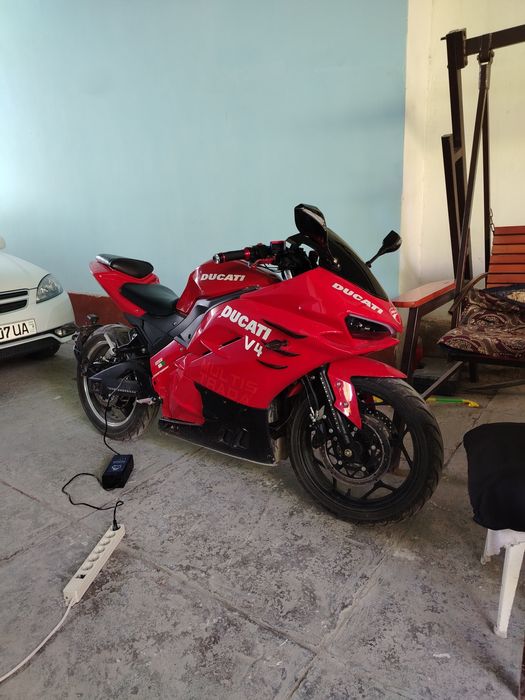 Dugati Panigali Электробайк