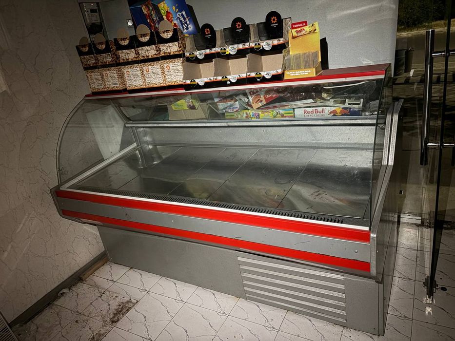 Витринный холодильник