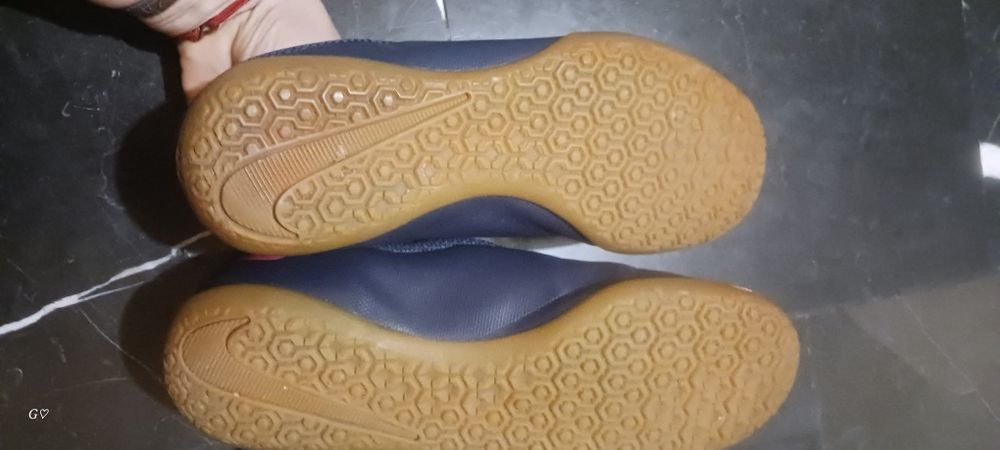 Футболни обувки 32 и 35.5 номер