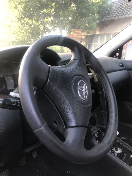 Toyota corolla verso 2.0 d4d на части