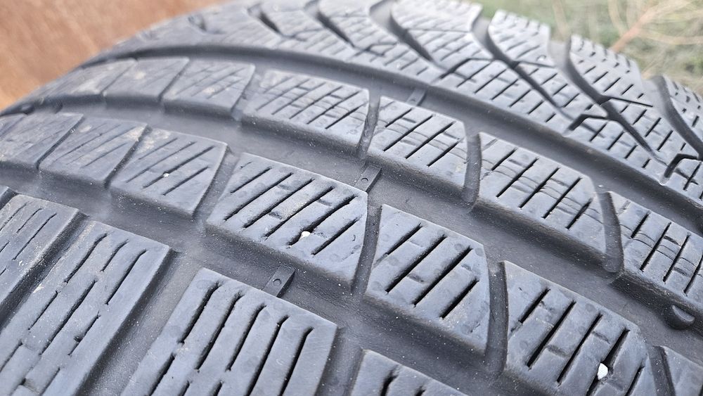 2бр гуми 255 45 19 дот 24 пирели