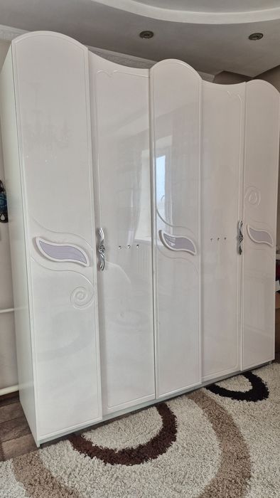 Продам спальный гарнитур