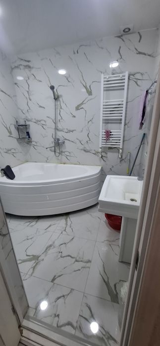 3 хоналик яанги квартира ижарага берилади