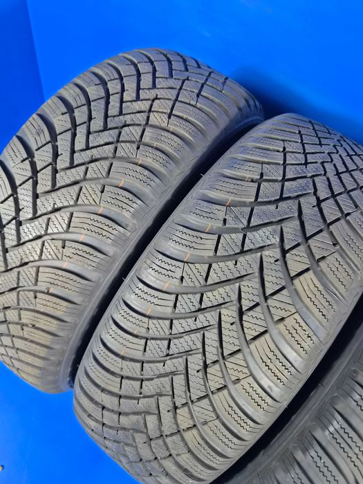 Vand set 4 anvelope an 2023 ca Noi - 205 55 16 Hankook RS 3 m+s iarna