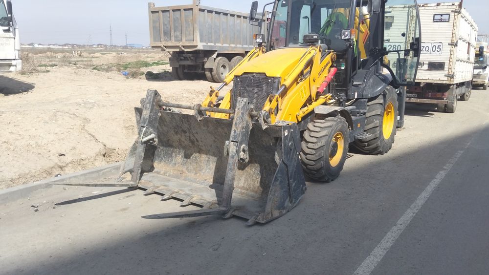 3в1 Экскаватор погрузчик Трактор