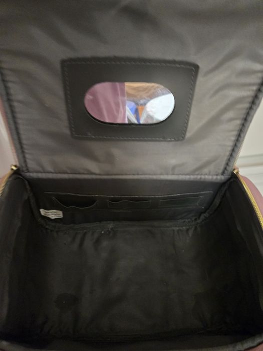 Козметична чанта