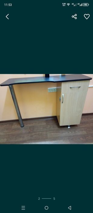 Продаём кресло парикмахерское и тумбу