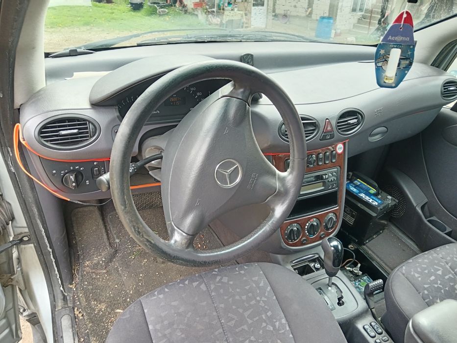 Dezmembrez Mercedes A160
