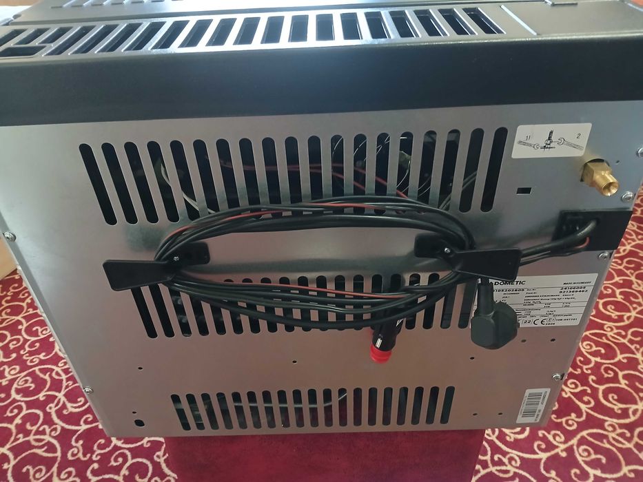 Нов Dometic хладилник на газ 12v,220v