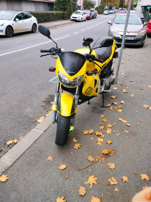 Vând sau schimba pe un smart.Gilera Dna 50 cc