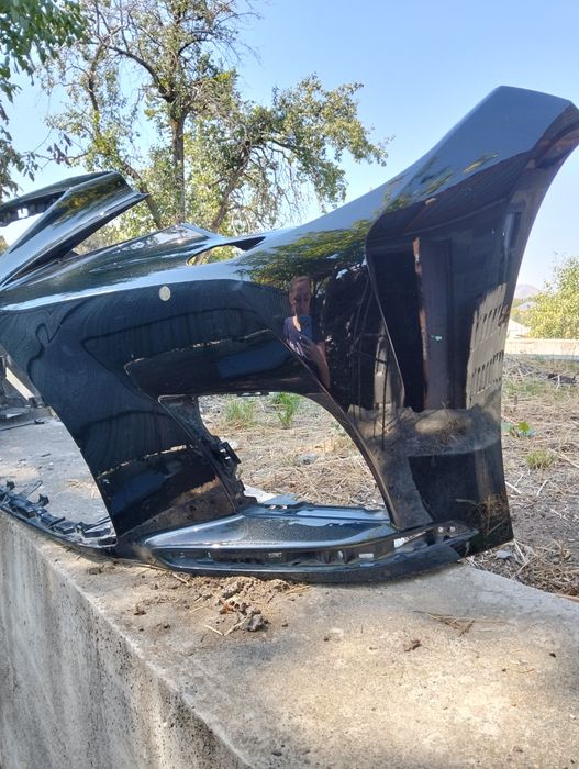 Продам передний бампер на Lexus LS500