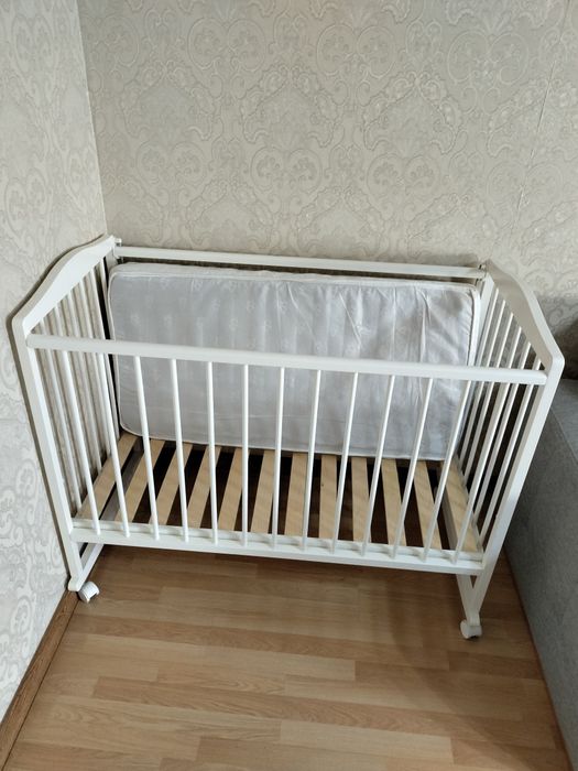 Продам детскую кроватку