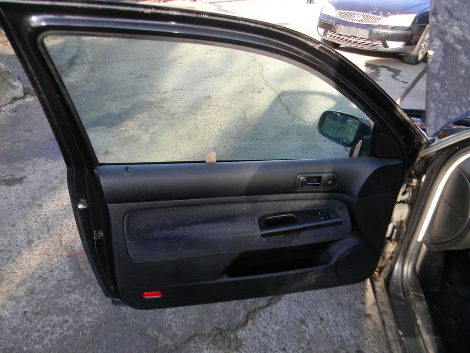 Dezmembrari  VW GOLF 4  1997  > 2006 1.6 16V Benzina