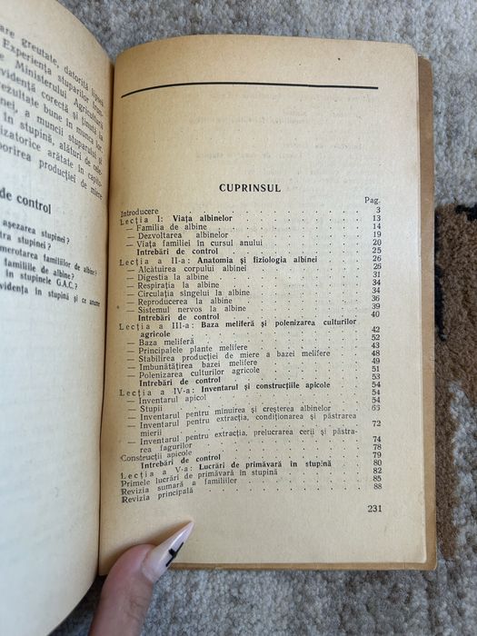 Carte veche apicultură Creșterea Albinelor - Ediția a II-a (1957)