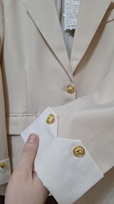 Лёгкий пиджак женский классический  осень -весна