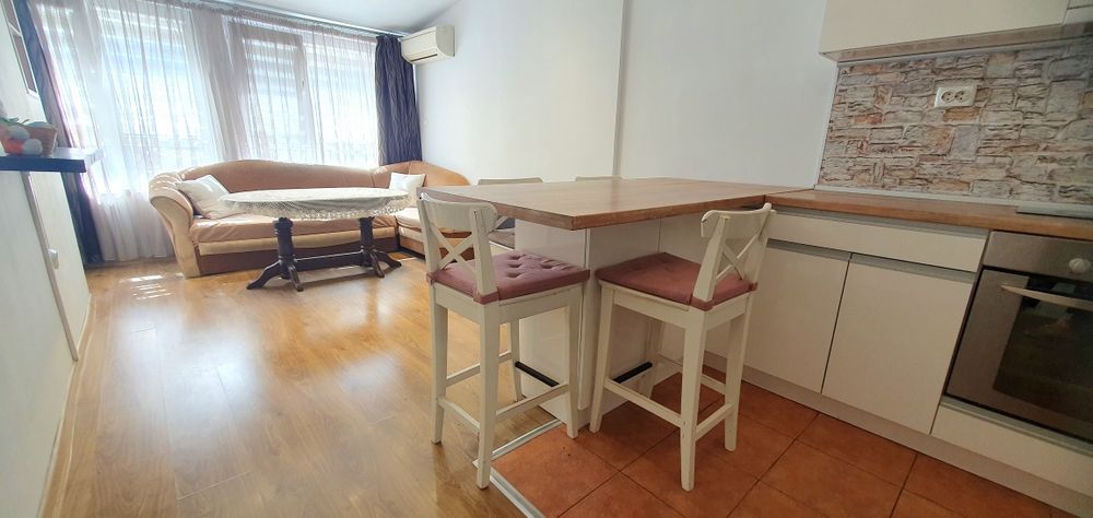 Продава се Двустаен апартамент в Варна, Цветен квартал - 65 кв.м за 1098 €/кв.м - Снимка #2