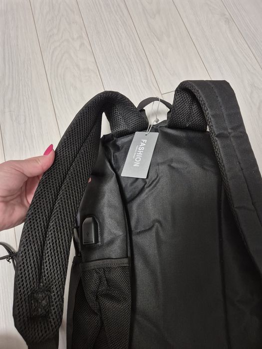 Rucsac nou avion