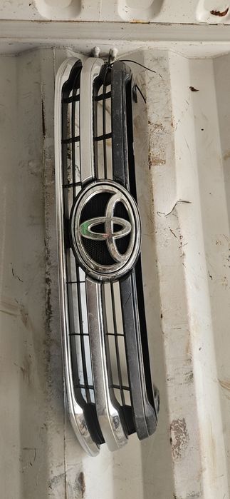 Решетка радиатор Hilux