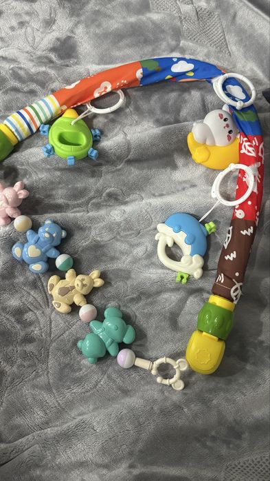 Игрушки на коляску/кроватку