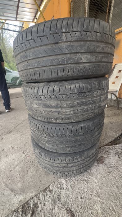 Continental 235 45 18