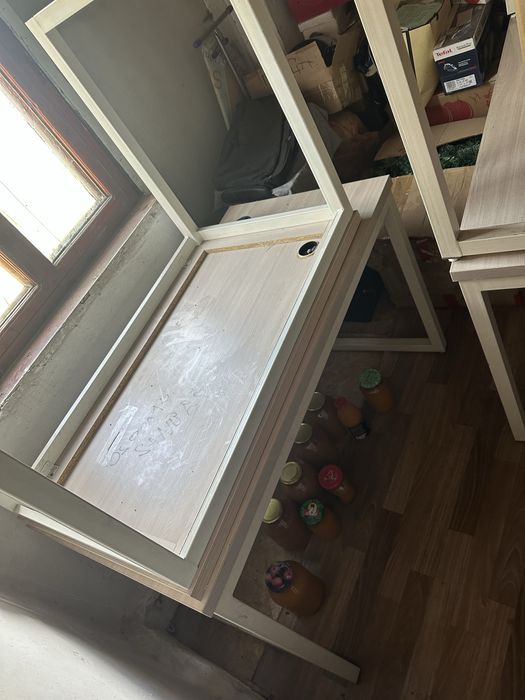 Продам столы люстра