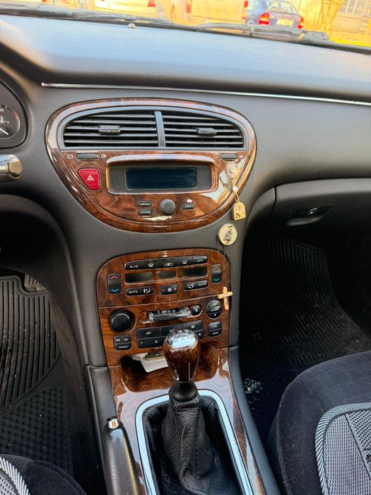 Vand Peugeot 607, unic proprietar, benzina 2001, 115000km, in perfecta stare, inmatriculat, 1950 euro00