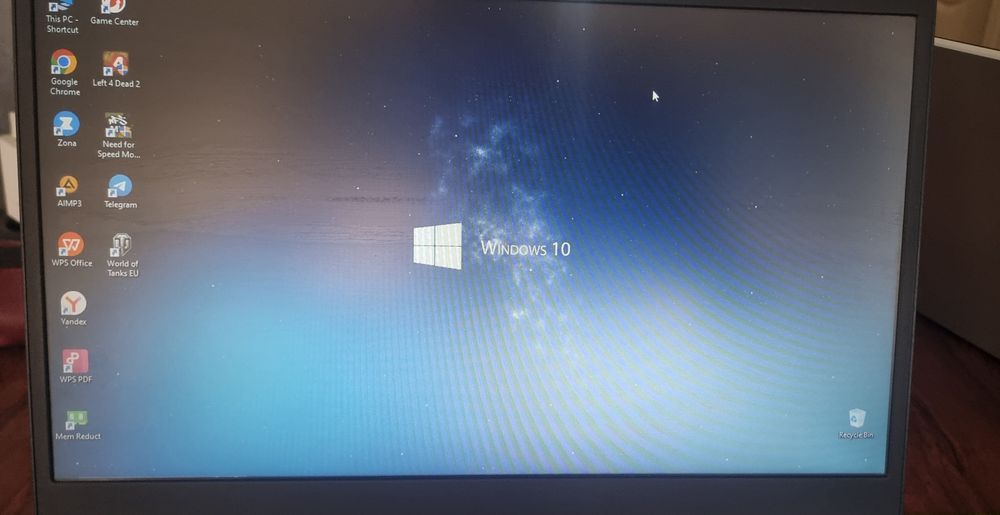 Noutbook Lenovo AMD A4-RADEON R3 2.5 GHz.  RAM 8.GB