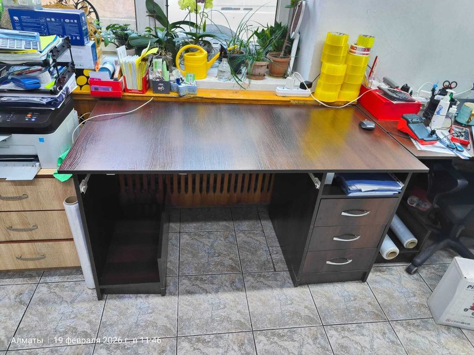 Продам 3 офисных стола