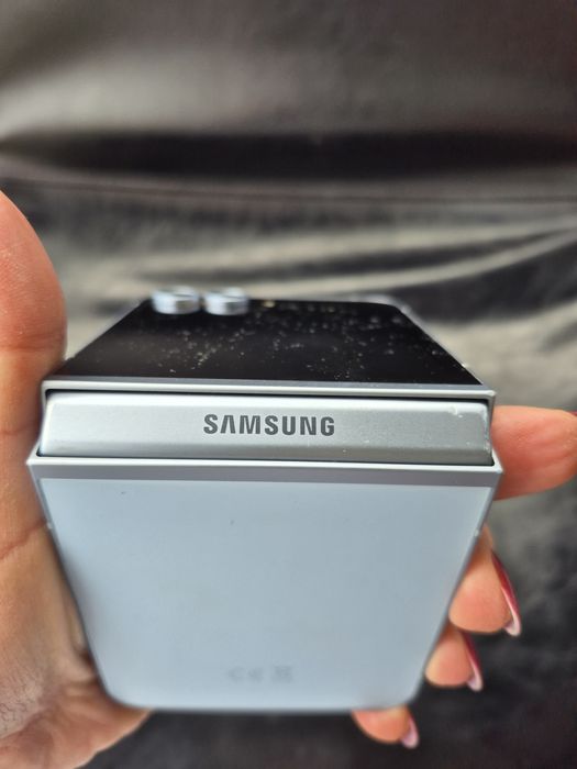 Samsung galaxy flip 6