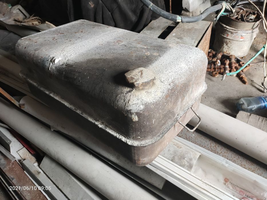 Продам ёмкость (бак) для топлива.